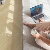 Виниловая плитка клеевая Quick-Step Pristine Herringbone Serene oak light natura SGHBC20331