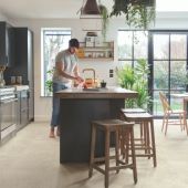 Виниловая плитка Quick-Step Illume Бетон галька AVMTU40276