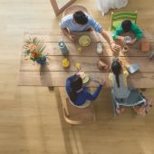 Виниловая плитка Quick-Step Bloom Дуб шлифованный медовый AVMPU40318